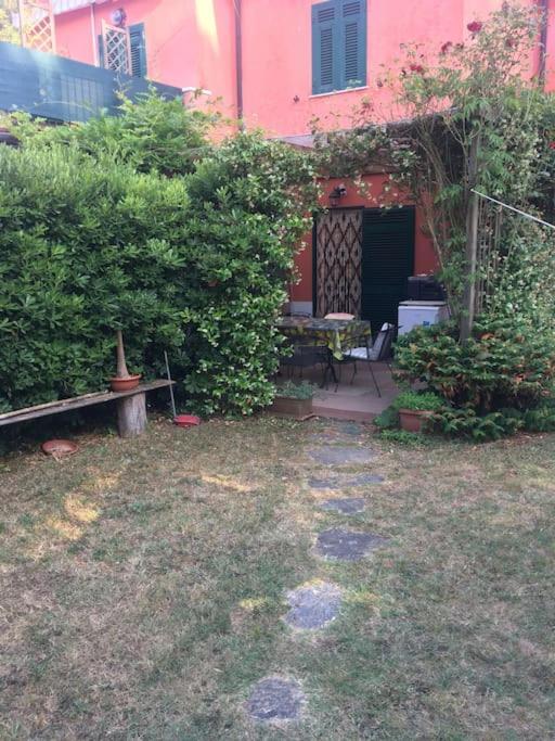 Апартаменти Le Rose , Relax In Casolare Del 1700 Сарцана Екстер'єр фото